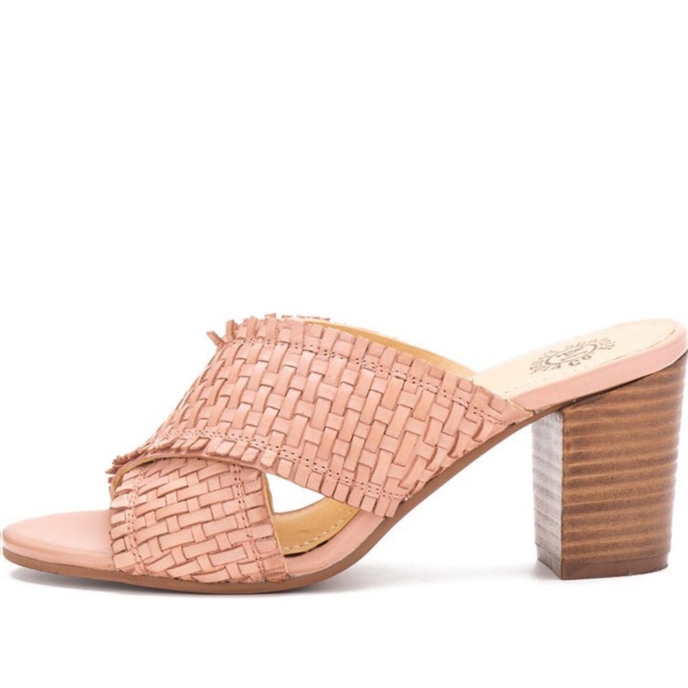 VINTAGE FOUNDRY β€οΈβπ₯ BLUSH COLOR WOVEN SANDALS NWT SIZE 8 - Picture 4 of 12